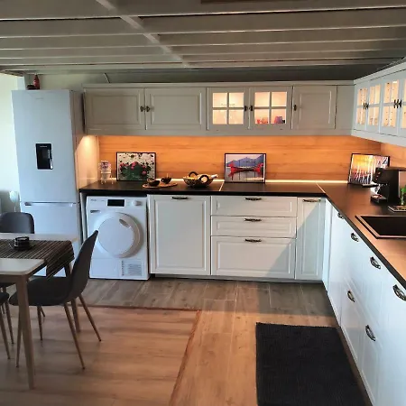 Victoria - A Luxury With Icredible Seaview Апартамент